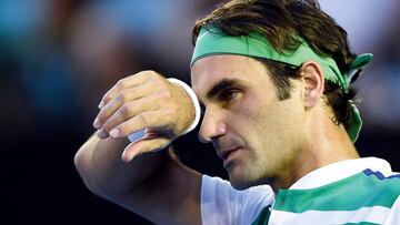 Federer pidió a la organización de Roland Garros empezar el martes por la recuperación de su lesión.