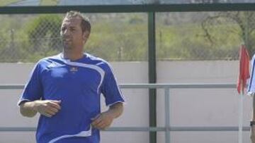 Sergio calienta en la banda