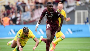 Tottenham sign Metz teenager Sarr; Sissoko joins Watford