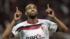 Kanoute celebra un gol durante un partido entre Sevilla y Atl&eacute;tico de Madrid. 