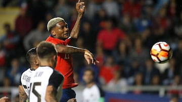 Futbol, Chile vs Costa Rica
 El jugador de la seleccion chilena Junior Fernandes, centro, disputa el balon con la defensa de Costa Rica durante el partido amistoso realizado en el estadio El Teniente de Rancagua, Chile.
 16/11/2018
 Andres Pina/Photosport
 
 Football, Chile vs Costa Rica
 Chile&#039;s player Junior Fernandes, center, battles for the ball against the defensa of Costa Rica during the friendly match held at the El Teniente stadium in Rancagua, Chile.
 16/11/2018
 Andres Pina/Photosport