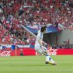 Spain 1-0 Czech Republic: Piqué's match-winning header