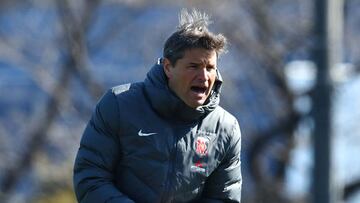 El entrenador ovetense Ricardo Rodr&iacute;guez, durante un entrenamiento del Urawa Red Diamonds.