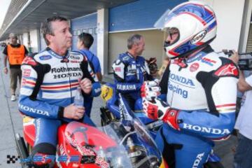 Freddie Spencer y Wayne Gardner antes de salir a pista.