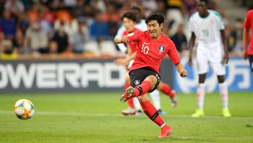 BIELSKO-BIALA, POLAND - JUNE 08: Kangin Lee of Korea Republic scores his team's first goal from the penalty spot during the 2019 FIFA U-20 World Cup Quarter Final match between Korea Republic and Senegal at Bielsko-Biala Stadium on June 08, 2019 in B