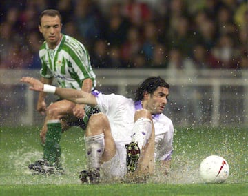 Fernando Sanz, en un partido de su etapa como jugador del Real Madrid.