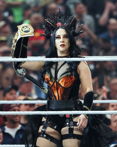 Stephanie Vaquer es presentada antes de su combate ante Liv Morgan en WrestleMania 42, en el Allegiant Stadium de Las Vegas.