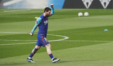 Con el partido de hoy, Lionel Messi ha igualado a Xavi en partidos disputado de Liga. 