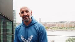 Monchi en los aledaños del hotel del Sevilla en Copenhague. @SevillaFC