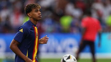 The teenaged Barcelona right-winger becomes the youngest ever scorer at the Euros.