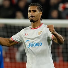 ‘No’ de Badé a Iraola: el Sevilla puede quedarse sin 30 millones