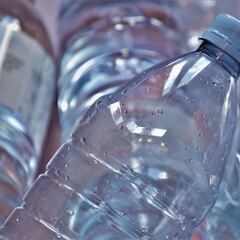 Adiós a los envases de plástico: esta es la fecha límite en la que dejarás de ver los supermercados tal y como los conoces