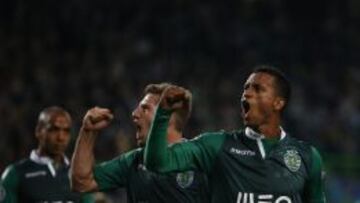 Nani celebra su gol.