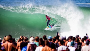 HOSSEGOR, FRANCE - OCTOBER 11: Jeremy Flores of France advances to the final of the 2019 Quiksilver Pro France after winning Semi Final Heat 1 at Le Graviere on October 11, 2019 in Hossegor, France.  (Photo by Laurent Masurel/WSL via Getty Images)