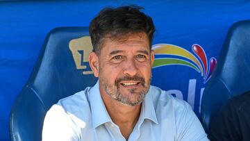 Gustavo lama head coach of Pumas  during the Quarter final second leg match between Pumas UNAM and Monterrey as part of the Liga BBVA MX, Torneo Apertura 2024 at Olimpico Universitario Stadium on December 01, 2024 in Mexico City, Mexico.