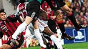 <b>SÓLO SUERTE.</b> Un Milán racano se salvó en el 91+ de la eliminación.