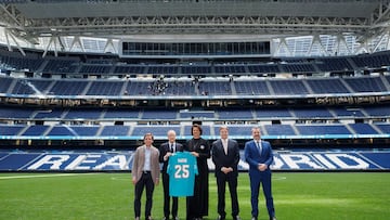 Florentino Pérez, José Luis Martínez-Almeida y los Dolphins presentaron el partido de noviembre en el Bernabéu que traerá la NFL por primera vez a España.
