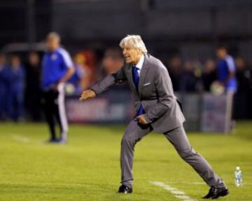 El técnico argentino le devolvió la fe a unos incrédulos hinchas colombianos que tuvieron que ver el fracaso de tres intentos por alcanzar un Mundial precio a Brasil 2014. Pékerman debutó en el banquillo nacional el 12 de marzo y ya completa más de 50 partidos dirigiendo a Colombia.