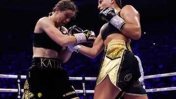 Katie Taylor y Chantelle Cameron en el 3Arena, Dublín.