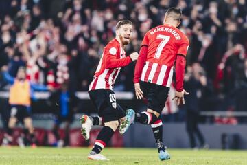 Athletic Club's Alex Berenguer celebrates his goal with teammate Iker Muniain.