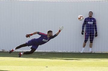 Antonio Adán and Oblak in training last week