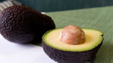 Experts suggest this surprising fruit will boost your smoothies