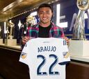 Julián Araujo con 17 años firmó contrato con LA Galaxy