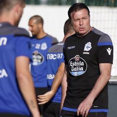 Los seis dilemas de Cristóbal para relanzar al Deportivo