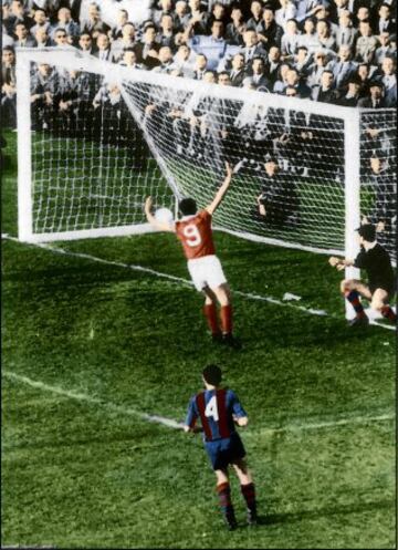 Final de la Copa de Europa de 1961. Partido Benfica-Barcelona. El equipo azulgrana se encontr車 hasta 4 veces con los postes.