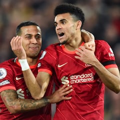 Luis Díaz, figura ante United: Gol, asistencia y ovación