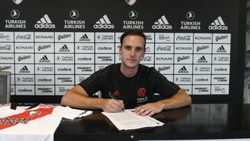 Pochettino firmó su contrato en el River Camp