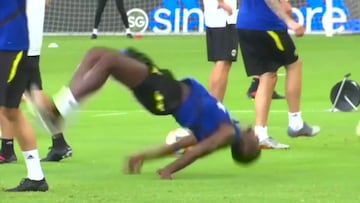 Juega en otra liga en lo físico: el 'gusano' sin brazos de Pogba, inalcanzable para la mayoría