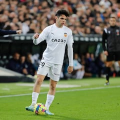 Fran Pérez se acerca al Elche