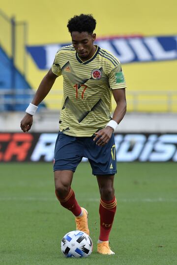 Colombia cayó goleado ante Uruguay en Barranquilla y tendrá que buscar puntos en su visita a Ecuador en Quito