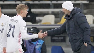 Alarm bells as Madrid confirm Odegaard to undergo tests