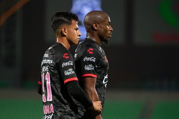 El delantero portugués/santotomés fichó con Xolos de Tijuana ya iniciado el Guardianes 2020. Leal llegó como sustituto de Ariel Nahuelpán, quien fue dado de baja por problemas extracancha. El exjugador de Newell's Old Boys se vio descoordinado, poco técnico y fuera de ritmo en esta su segunda aventura en la Liga MX, tras un breve periodo con Jaguares de Chiapas. Jugó ocho partidos (tres como titular) y no anotó.