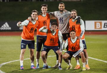 Hugio Guillamón, Álvaro Morata, Robert Sánchez, Dani Carvajal, Gavi y Yeremy Pino.