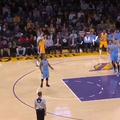 Así es la nueva perla Laker: Zubac y su doble-doble a los 19