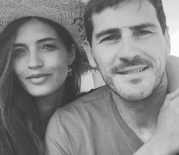 Sin duda, uno de los divorcios más sorpresivos del panorama nacional. Iker Casillas y Sara Carbonero formaban uno de los matrimonios más queridos de nuestro país desde que hicieran pública su relación tras el Mundial de Sudáfrica. Ambos hicieron pública su decisión de seguir caminos por separado el pasado mes de marzo a través de un emotivo comunicado en las redes sociales. El exfutbolista y la periodista mantienen una excelente relación en la actualidad. 