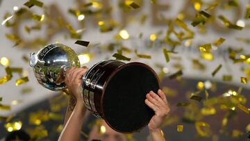 Trofeo de la Copa Libertadores Femenina.