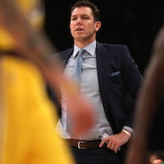 Sigue el desastre en los Lakers: Lonzo, casi sin opciones de jugar