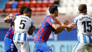 Pugna entre el Eibar y el Leganés en Ipurua.