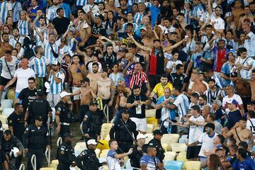 Las lamentables imágenes de la pelea en las gradas de Maracaná