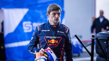 Max Verstappen, con el mono de su equipo de resistencia.