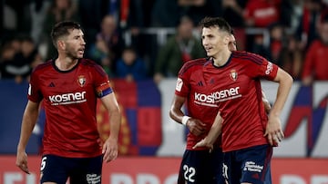 Budimir celebra el gol rojillo.