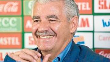 <b>ORGULLOSO. </b>El presidente se muestra optimista en su cuarto proyecto al frente del club cántabro.