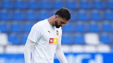 Giorgi Mamardashvili entrenando con el Valencia
