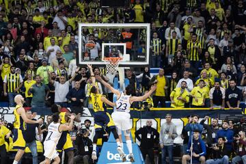 Yam Madar emboca la canasta ganadora superando a Llull en una entrada con la izquierda en el último segundo de la prórroga tras perder Campazzo un balón.