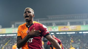 Osimhen celebra un gol con el Galatasary
