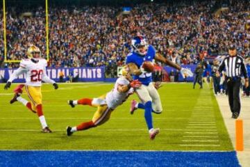  Odell Beckham, estrella de los New York Giants, demostrando por que es uno de los mejores WR de la NFL.